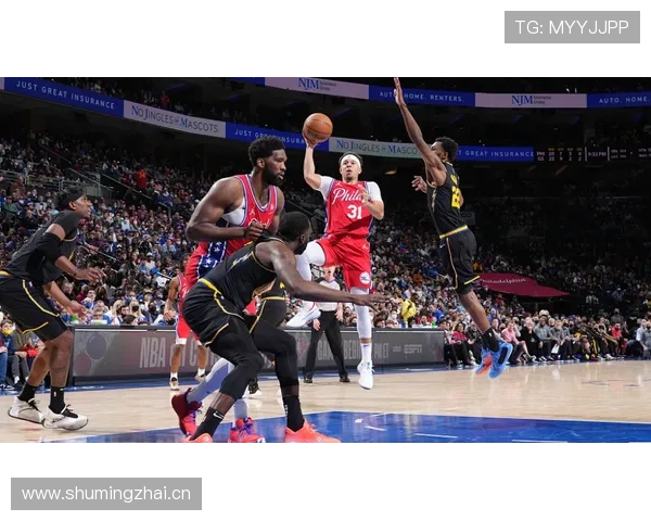 拉菲尼亚与鲍文：草根崛起路径及战术适配性对比分析