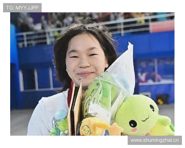 全红婵出街背的包都能买我这几年工资，路人盯着看的那种尴尬