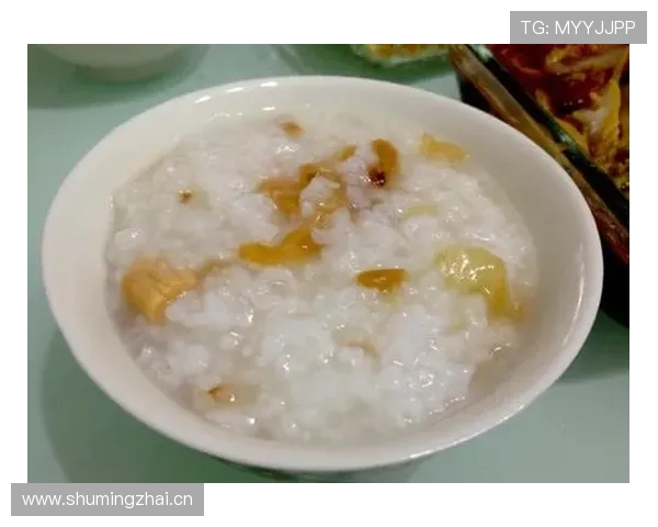 杨力维家的冰箱里塞满了蛋白粉，连饮料都按克称着喝