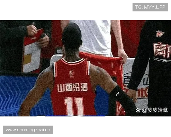 篮球新手必懂：进攻犯规的判断标准与常见场景